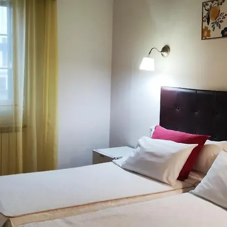 Martin - Sanabria Hostel Ribadelago